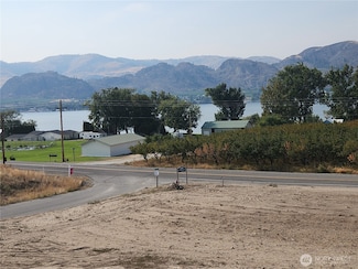 136 Eastlake Rd, Oroville, WA 98844