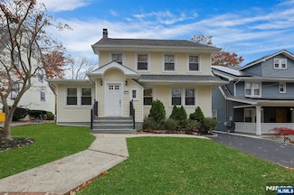 137 Johnson Ave, Teaneck, NJ 07666