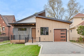 1649 Mount Pleasant St, Northfield, IL 60093