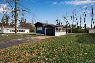 44 Lakewood Village, Medina, NY 14103