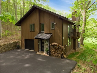 133 Imperial Rd, Hidden Valley, PA 15502