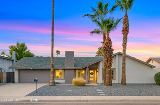 2516 W Acoma Dr, Phoenix, AZ 85023