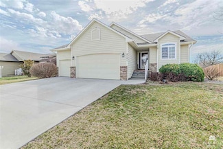 2101 Thompson Dr, Junction City, KS 66441
