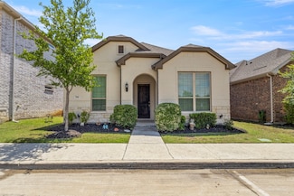 708 Village Green Dr, Argyle, TX 76226