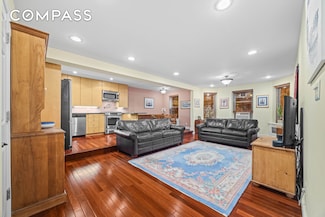 525 E 89th St Unit 1E, New York, NY 10128