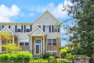 886 S Insignia Ct, Palatine, IL 60067