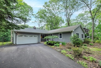 101 Wilson Dr, Port Jefferson, NY 11777