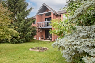 N58W23815 Hastings Ct Unit 8, Sussex, WI 53089