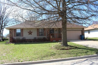2045 S Golden Ave, Springfield, MO 65807