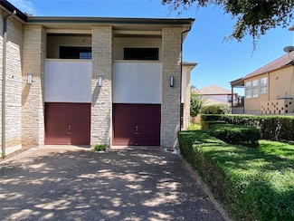 13 Swiftwater Trail, the Hills, TX 78738