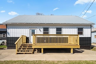 1979 Main St, New Vienna, IA 52065
