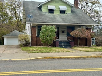 153 Carolina Ave, Chester, WV 26034