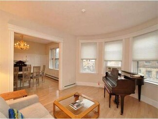 12 Kilsyth Rd Unit 4, Brookline, MA 02445