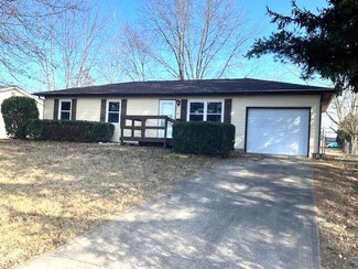 104 Kelly Ct, Hebron, OH 43025