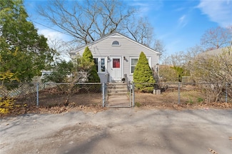 75 Northup St, Warwick, RI 02889
