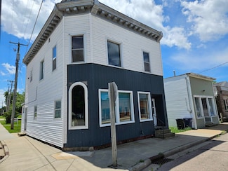 102 W Winnebago St, Friesland, WI 53935