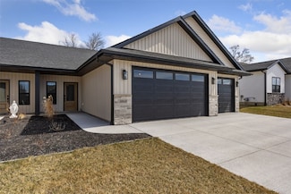 3060 Sunflower St, Ely, IA 52227