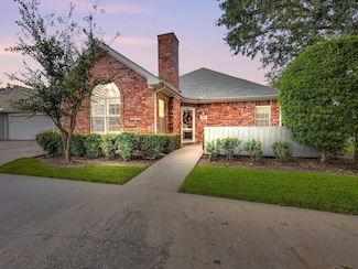 5251 Welden Ct, Fort Worth, TX 76132