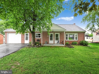 17 W Penn Grant Rd, Willow Street, PA 17584