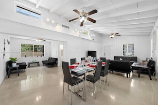 19 NE 3rd St, Dania, FL 33004