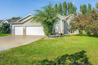 3441 42nd Ave S, Fargo, ND 58104