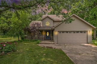 10469 Locksley Dr, Rensselaer, IN 47978