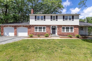 2 Inwood Cir, Pelham, NH 03076