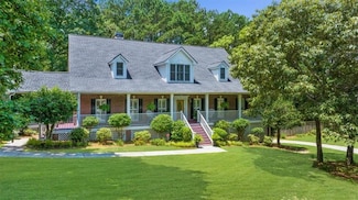 340 Helens Manor Dr, Lawrenceville, GA 30045