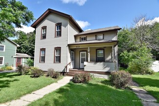 411 Spruce St, Aurora, IL 60506