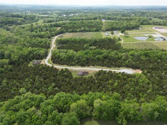 16 Weatherby Ln, Farmington, MO 63640
