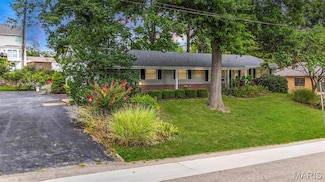 1807 Orchard Ln, Festus, MO 63028