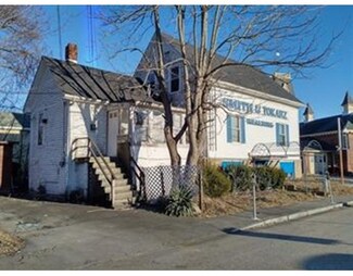 24 Leonard St, Taunton, MA 02780