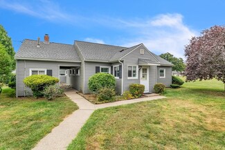 172 Horseshoe Dr Unit 172, Chicopee, MA 01022
