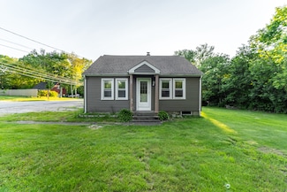 498 Greenhaven Rd, Pawcatuck, CT 06379