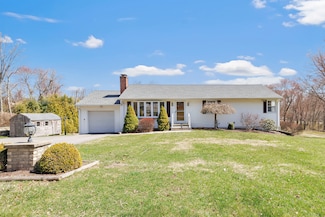 5 Lawn Cir, Trumbull, CT 06611