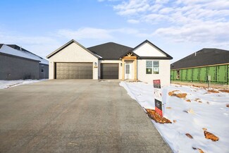 4766 Hawk St, Springdale, AR 72762