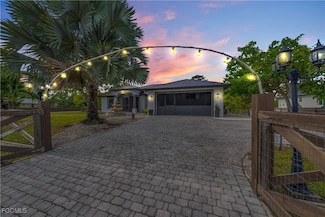 909 Williams Ave, Lehigh Acres, FL 33972