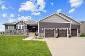 170 Fairway Dr, Dike, IA 50624