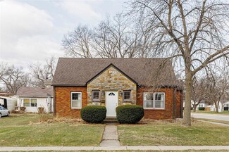 1544 43rd St, Des Moines, IA 50311