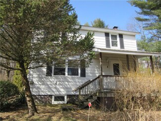 8 Hill St, Hazleton, PA 18201