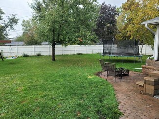 1205 Westhill Ave, Platteville, WI 53818