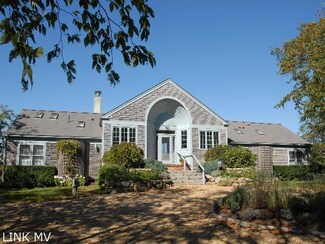 17 Tiasquam Ridge Ln, Chilmark, MA 02535
