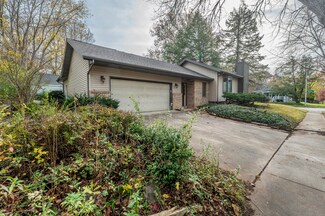 902 E Washington St, Urbana, IL 61801