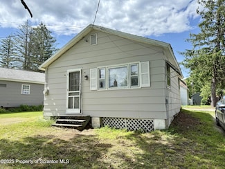 15C Lizzys Ln, Waymart, PA 18472