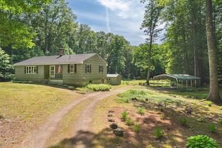 72 Crawley Falls Rd, Brentwood, NH 03833