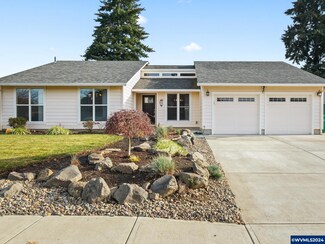 402 Mclaughlin Dr, Woodburn, OR 97071