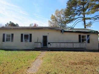 10720 Winterham Rd, Amelia Court House, VA 23002
