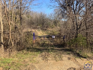 6728 Union St, McLouth, KS 66054