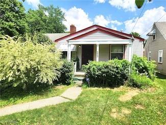 225 Forest Hill Dr, Youngstown, OH 44515