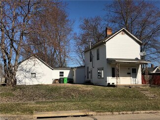 123 E 5th St, Uhrichsville, OH 44683
